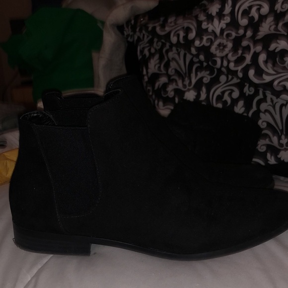 Ladies black suede booties - Picture 2 of 2